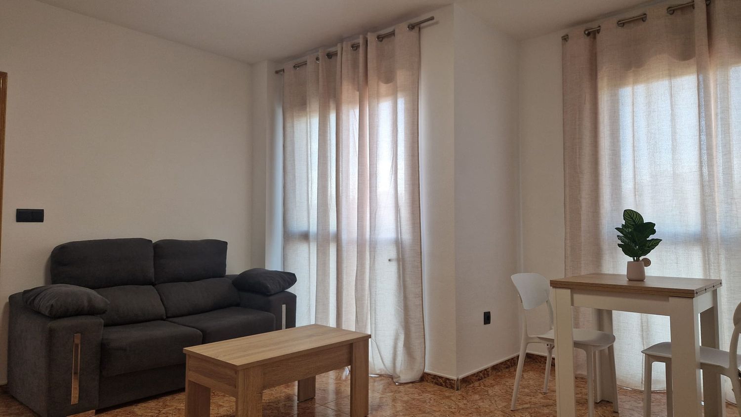 Piso en avenida Don Juan de Borbon, 3 - Foto 4