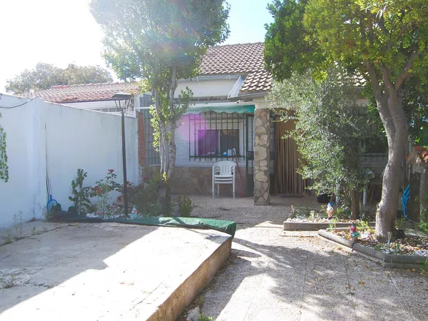 Chalet adosado en Avenida Roble, 545 - Foto 1