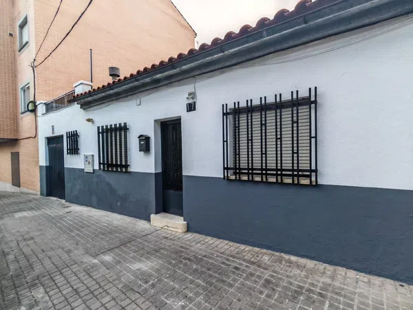 Casa independiente en calle Genova, 17