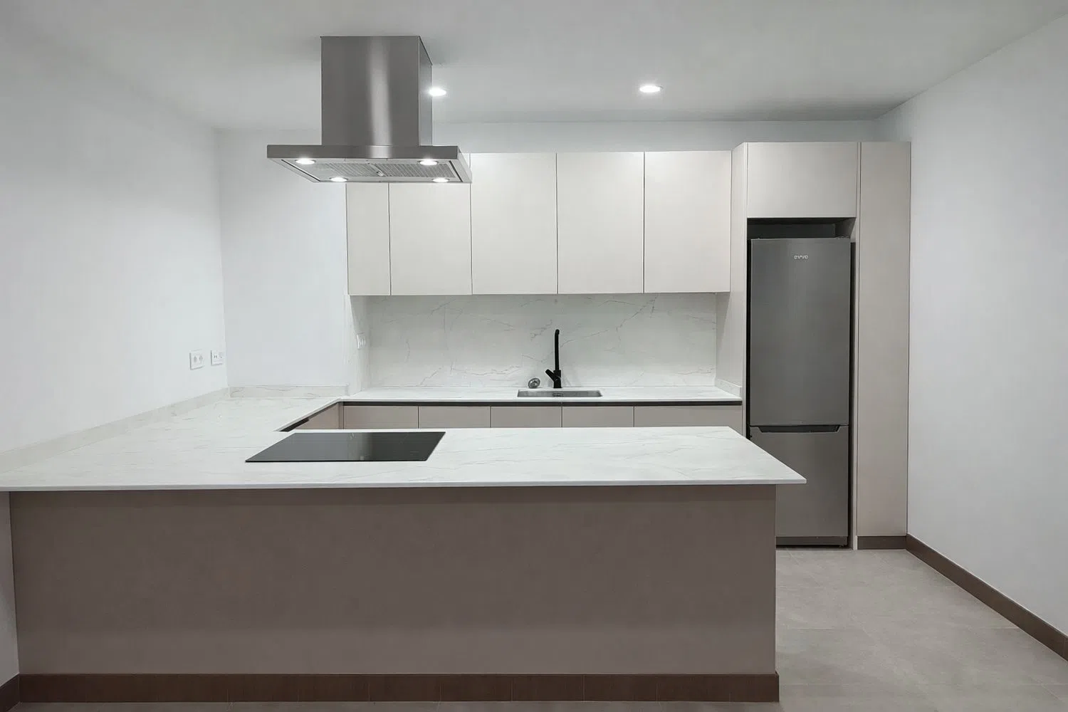 Piso en plaza de la Ilusión, 22