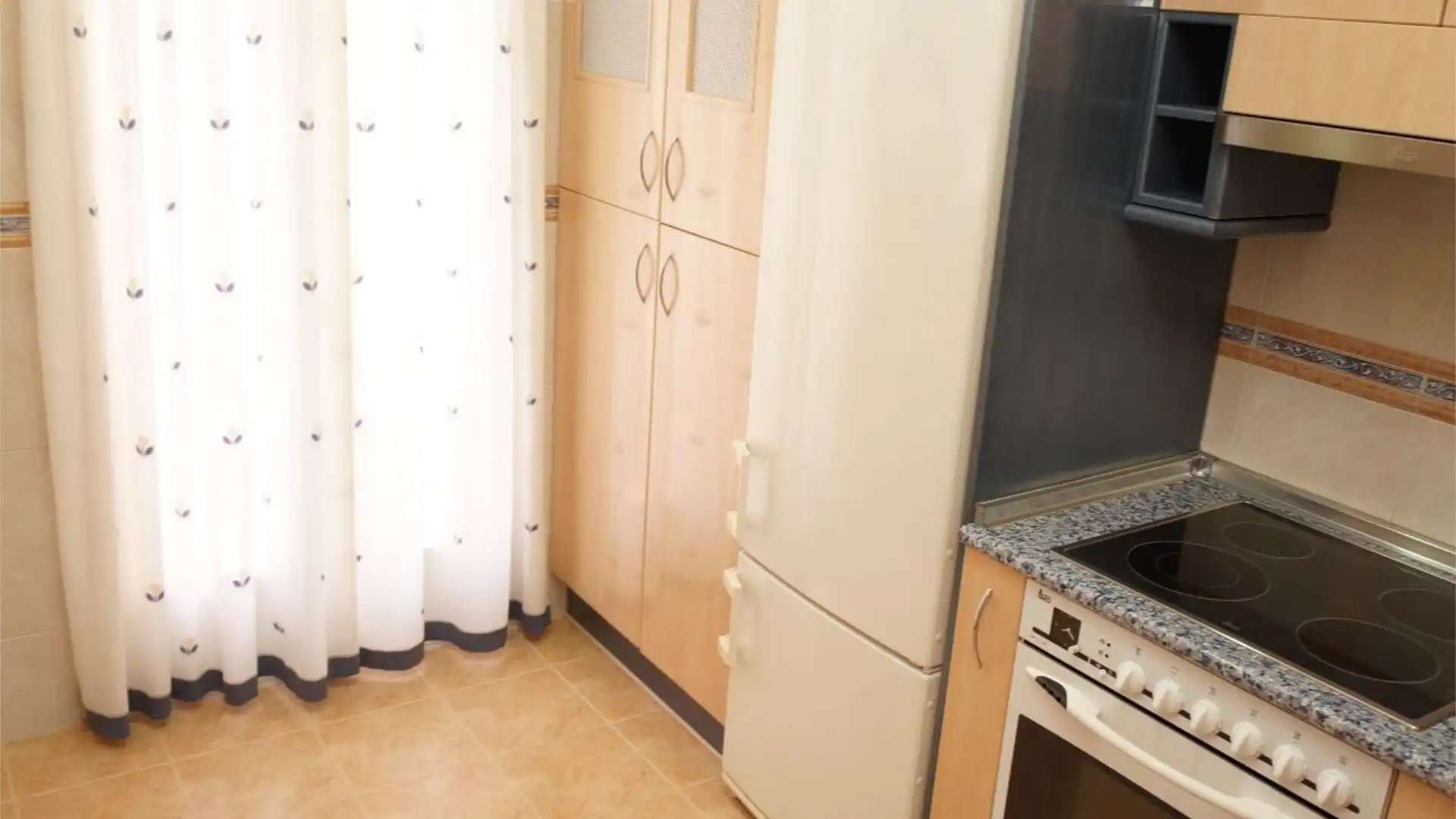 Piso en  Avenida de la Reina Victoria 21 - Foto 5