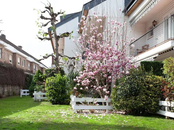 Casa o chalet independiente en Avenida de l'Enllaç - Foto 2