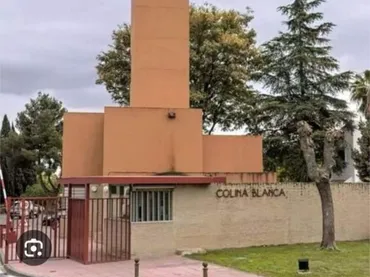 Casa adosada en Colina Blanca - Foto 1