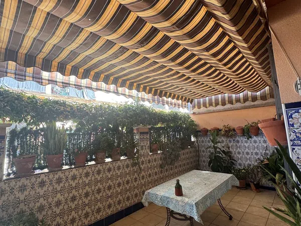 Casa o chalet independiente en Calle Mediodía, 12, V Centenario-Piletas-Capuchinos, V Centenario-Piletas-Capuchinos - Foto 1