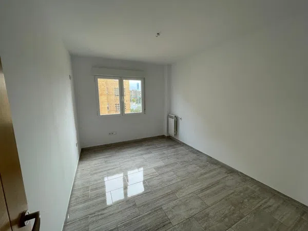 Piso en Calle Jesse Owens, 2, Rosaleda - Juventud - Foto 3