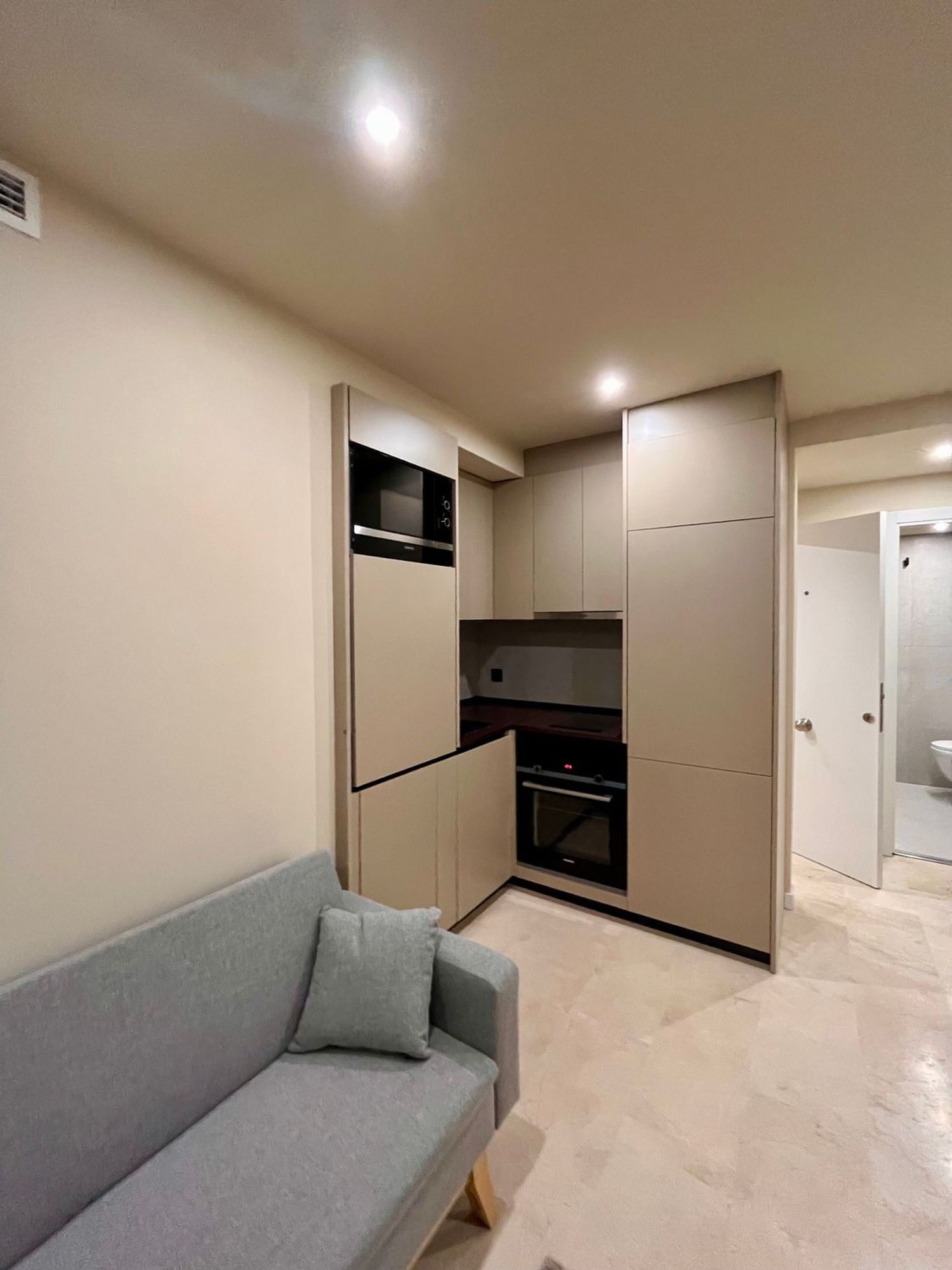 Estudio en calle San Vicente, 8 - Foto 5