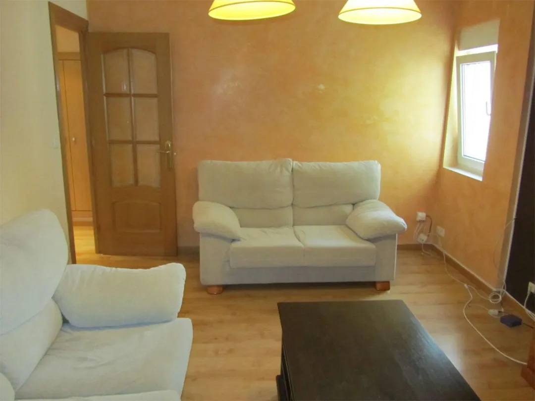 Piso en  Avenida Buenavista 8 - Foto 2