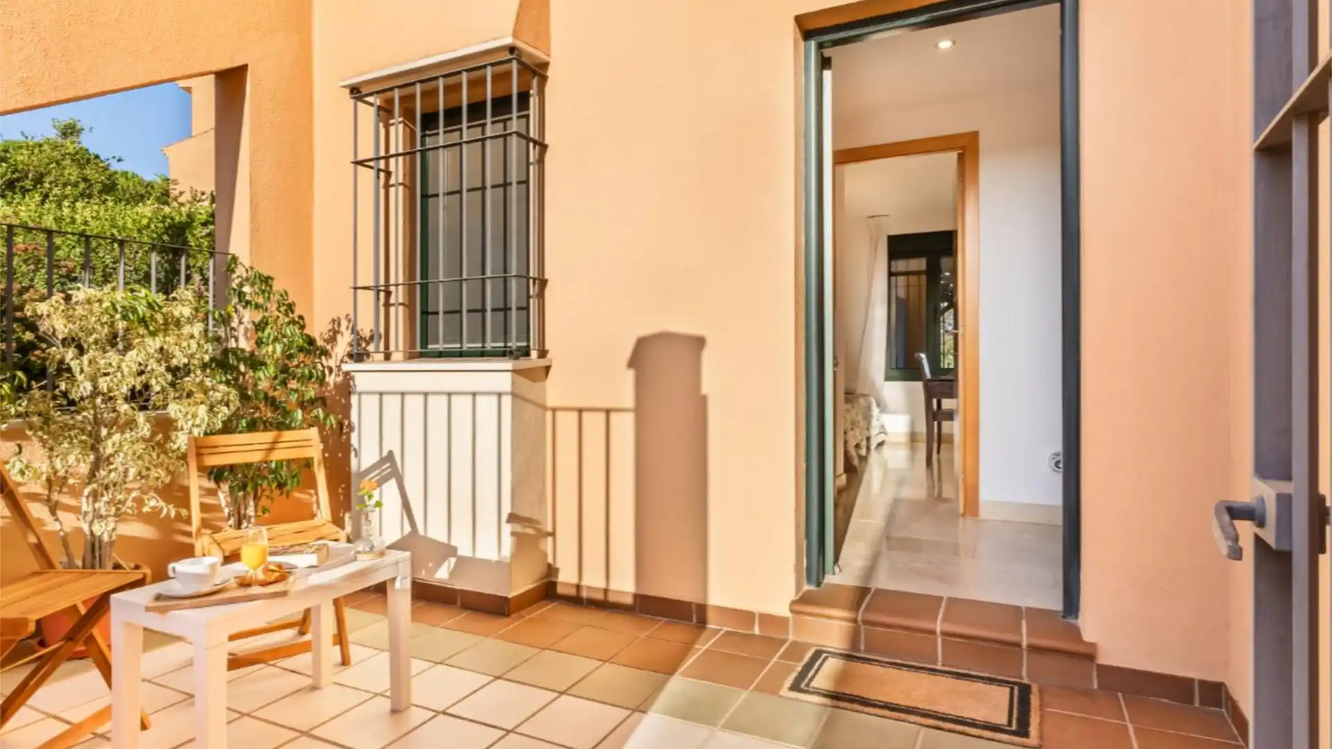 Casa adosada en  Calle Teodosio 12 - Foto 5