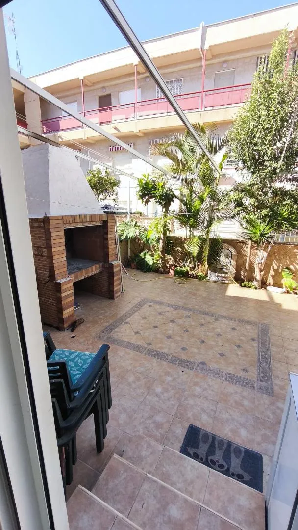 Casa adosada en  Carrer Consueta 24 - Foto 2