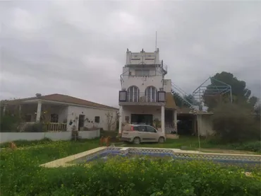 Casa adosada en Los Ranchos del Guadiamar - Foto 1