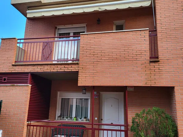 Chalet adosado en Barrio Las Matas- Peñascales - Foto 1