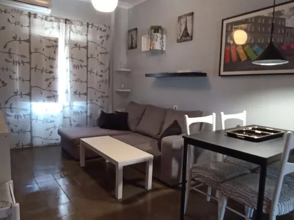 Piso en Plaza Domingo Molina, 4, Reina Mercedes - Heliópolis - Foto 1